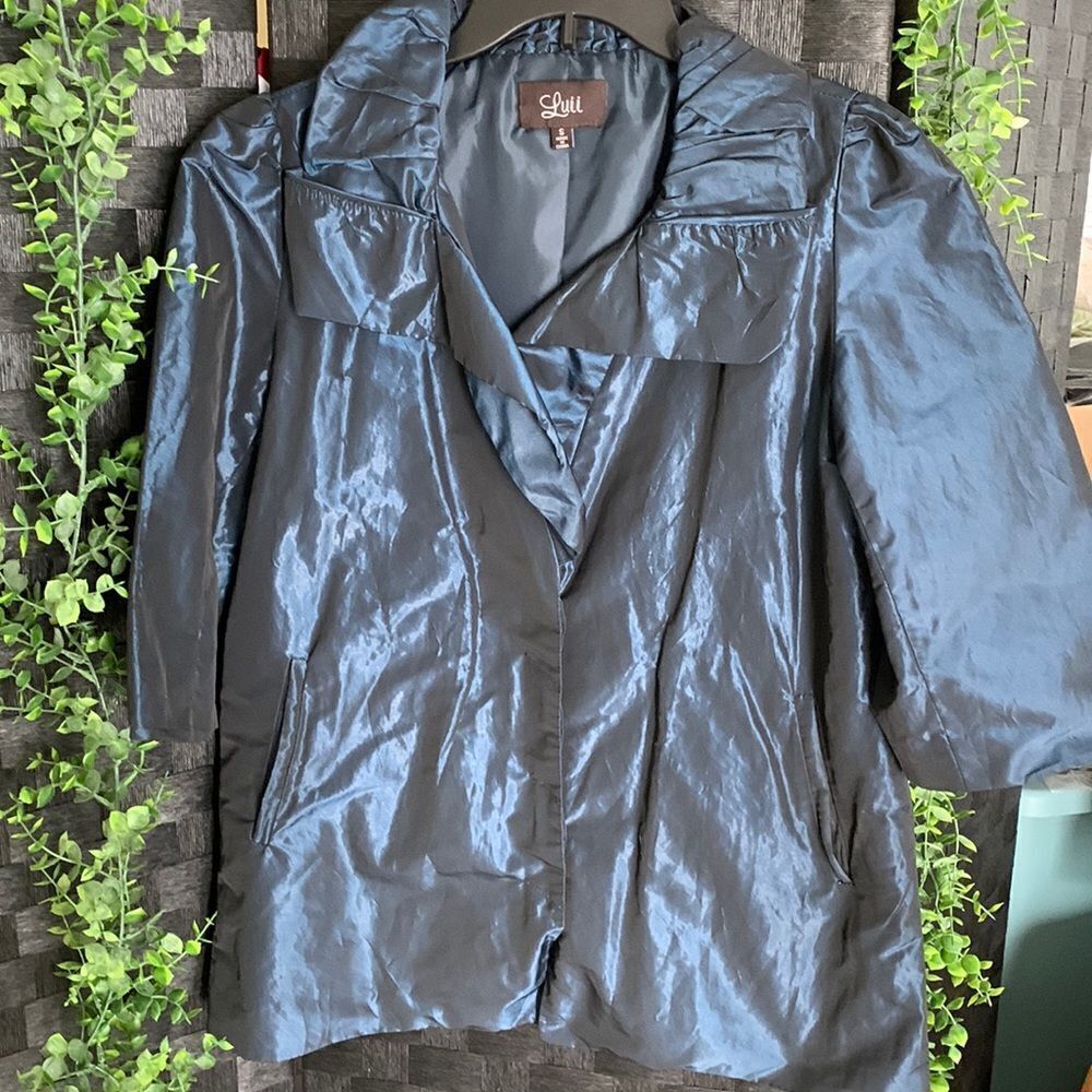 Luii Size Small navy blue lightweight top.  Worn as top only or jacket